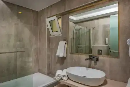 Alexandra Beach Resort & Spa - 93