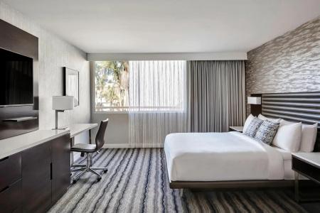 Ventura Beach Marriott - 36