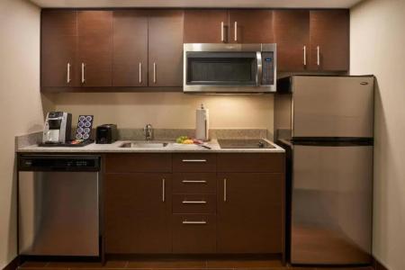 TownePlace Suites by Marriott - 35