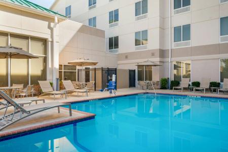 Hilton Garden Inn Airport - 34