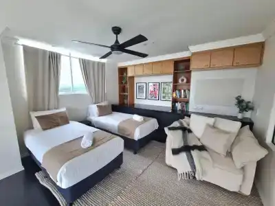Crystal Bay On The Broadwater - 200