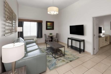 La Quinta by Wyndham Airport - 40