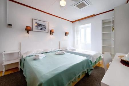 Mira Sea Front Guesthouse - 40