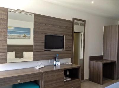 Limanaki Beach & Suites - 96