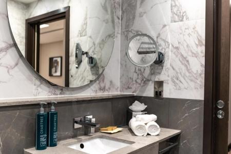 DoubleTree by Hilton London Victoria - 23