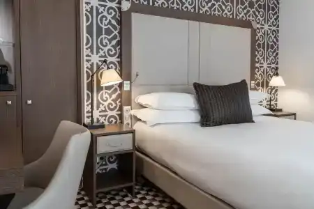 Philéas Lazare & Spa - 47