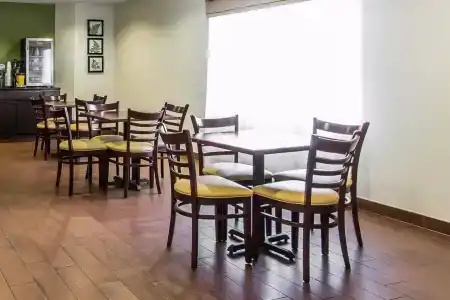Quality Inn - 27