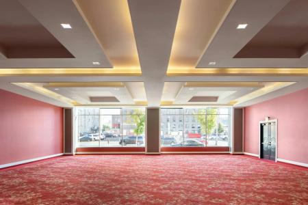 The Davenport Grand, Autograph Collection - 38
