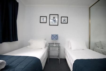 Markham Court - 100