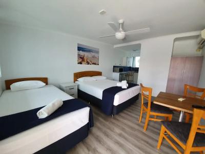 Montego Mermaid Beach - 6