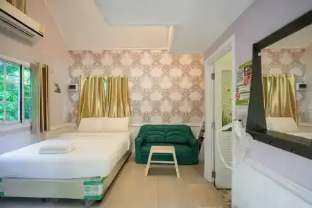 Puprai Tarnnarm - 220