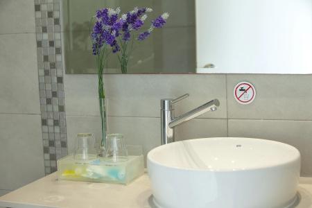 Limanaki Beach & Suites - 8