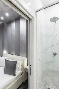 Bella Napoli Suites - 11