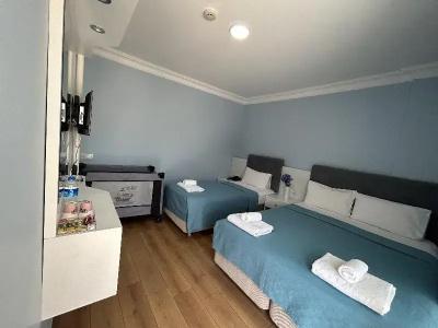 Boutique Marquis Blue - 62