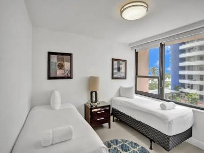 The Alexander All Suites - 306