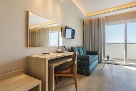 Alexandra Beach Resort & Spa - 85