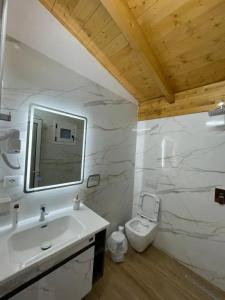 Rias Penthouse Suites - 154