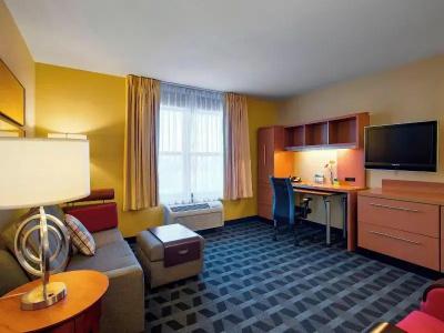 TownePlace Suites by Marriott Kansas City - 40