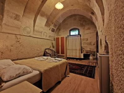 Falcon Cave Suites - 43