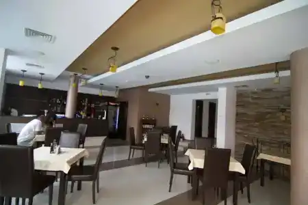 Salena Plaza - 20