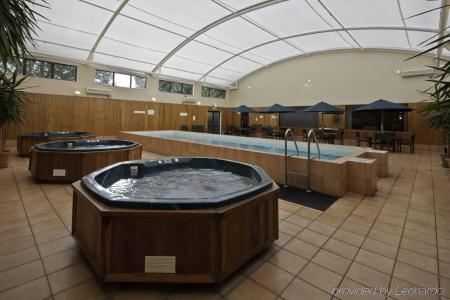 Distinction & Conference Centre - 15