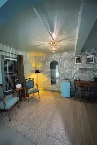 The Historic Peninsula Inn - 144