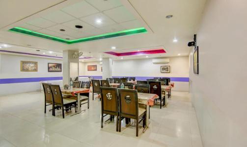 Treebo Trend Rockwell Plaza Karol Bagh - 15