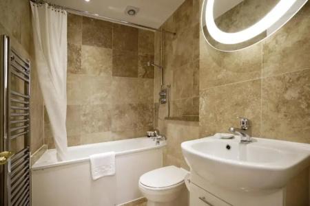 Queensgate Court - 282