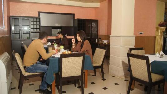 Bristol Tirana - 19