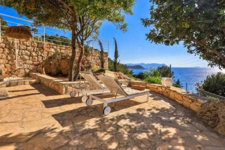 Villa Kale Suites with heated pool in winter - 56