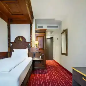 King's First Class - 21