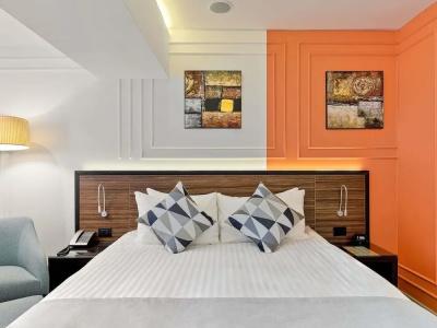 DoubleTree by Hilton Bucharest Unirii Square - 36