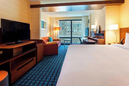 Fairfield Inn and Suites Chicago Downtown-River North - 36