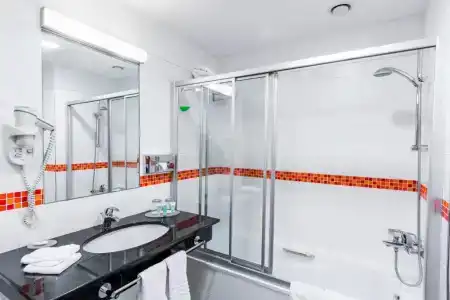Courtyard by Marriott Pilsen - 40