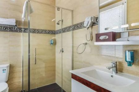 Ramada by Wyndham, City Center - 71