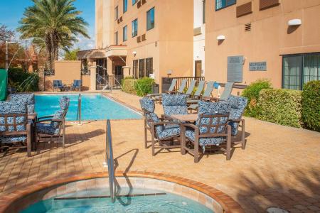 Courtyard by Marriott Downtown - 11