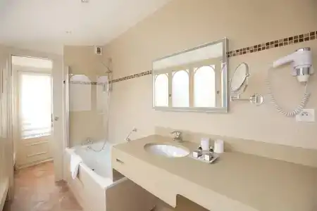 Relais Du Louvre - 96