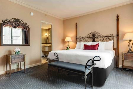 The Whitehall - 34