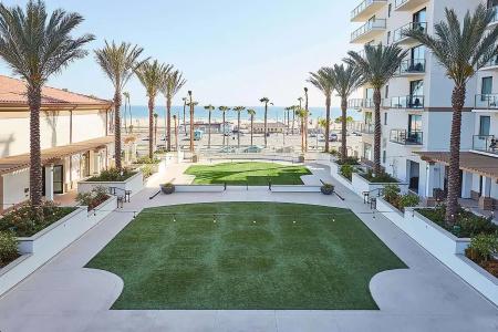 The Waterfront Beach Resort, A Hilton - 43