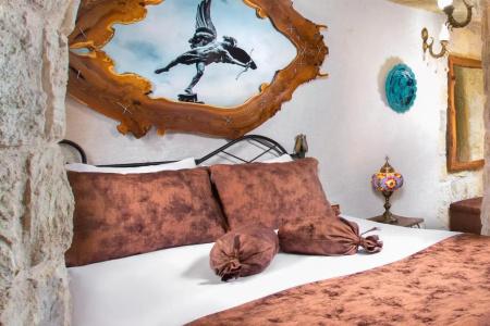 Romantic Cave - 99