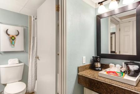 Riverwalk Plaza - 56