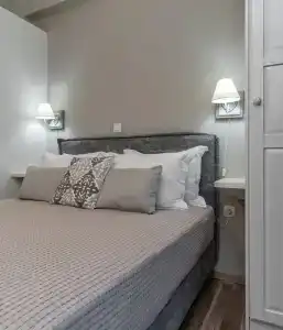Absolute Athens IV - 120