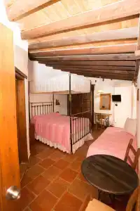 Linos Inn - 3
