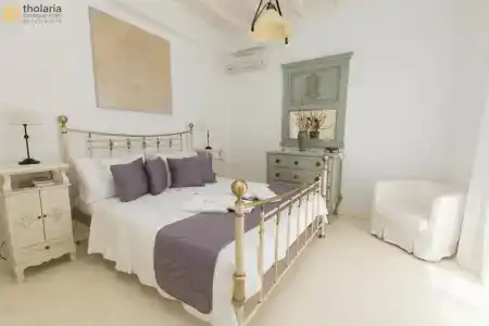 Tholaria Boutique - 46