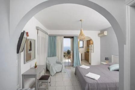Pefkides Aegina Boutique - 15