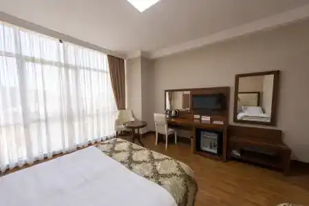 Era Palace - 4