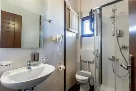 Toti Boutique Rooms - 6