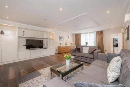 Queensgate Court - 245