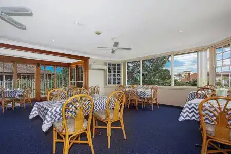 Reign Inn - 11