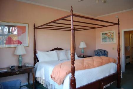 Wilburton Inn - 185